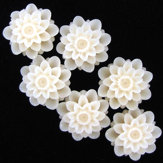 18mm synthetic coral chrysanthemum flower beads 15" strand cream white 20 pieces